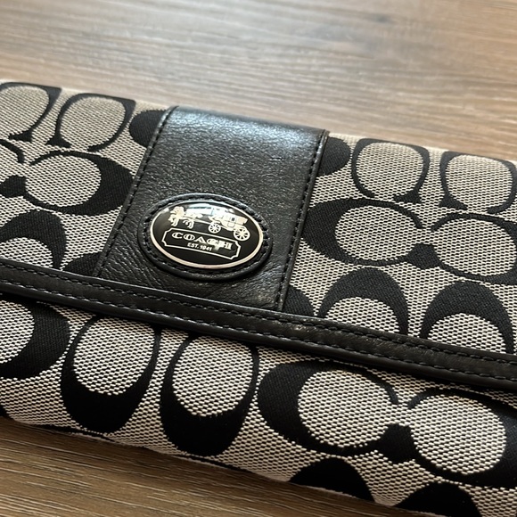 MONOGRAM COACH WALLET - Picture 2 of 4